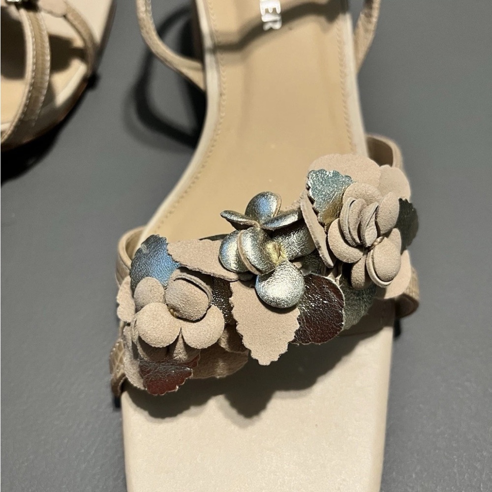 Donald J. Pliner Tan Floral Block Heel Sandals 8 M - Picture 9 of 9
